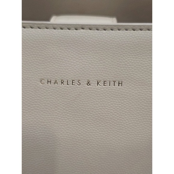 Charles & Keith Beige Leather Geometric Tote Crossbody Strap Gold Hardware #0352 - Picture 3 of 14